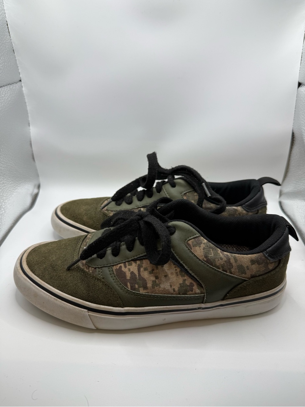 Airwalk Huntington Mens 8.5 Green Camo Suede Skate Shoes MNAK23ES014 Sneakers